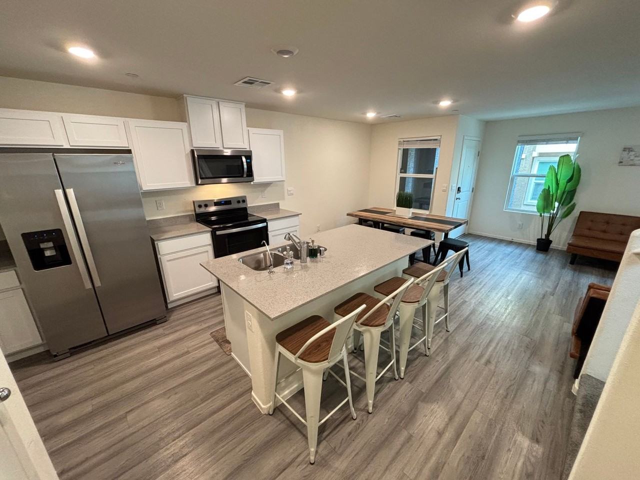 4852 Wine Ridge Ave - Photo 3 of 36