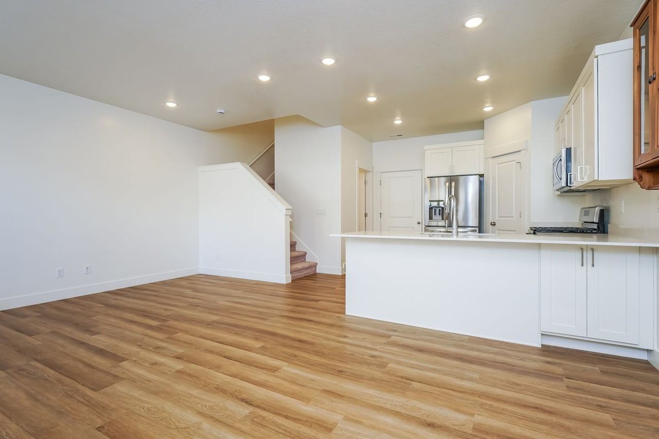 52 W 925 N - Photo 5 of 17