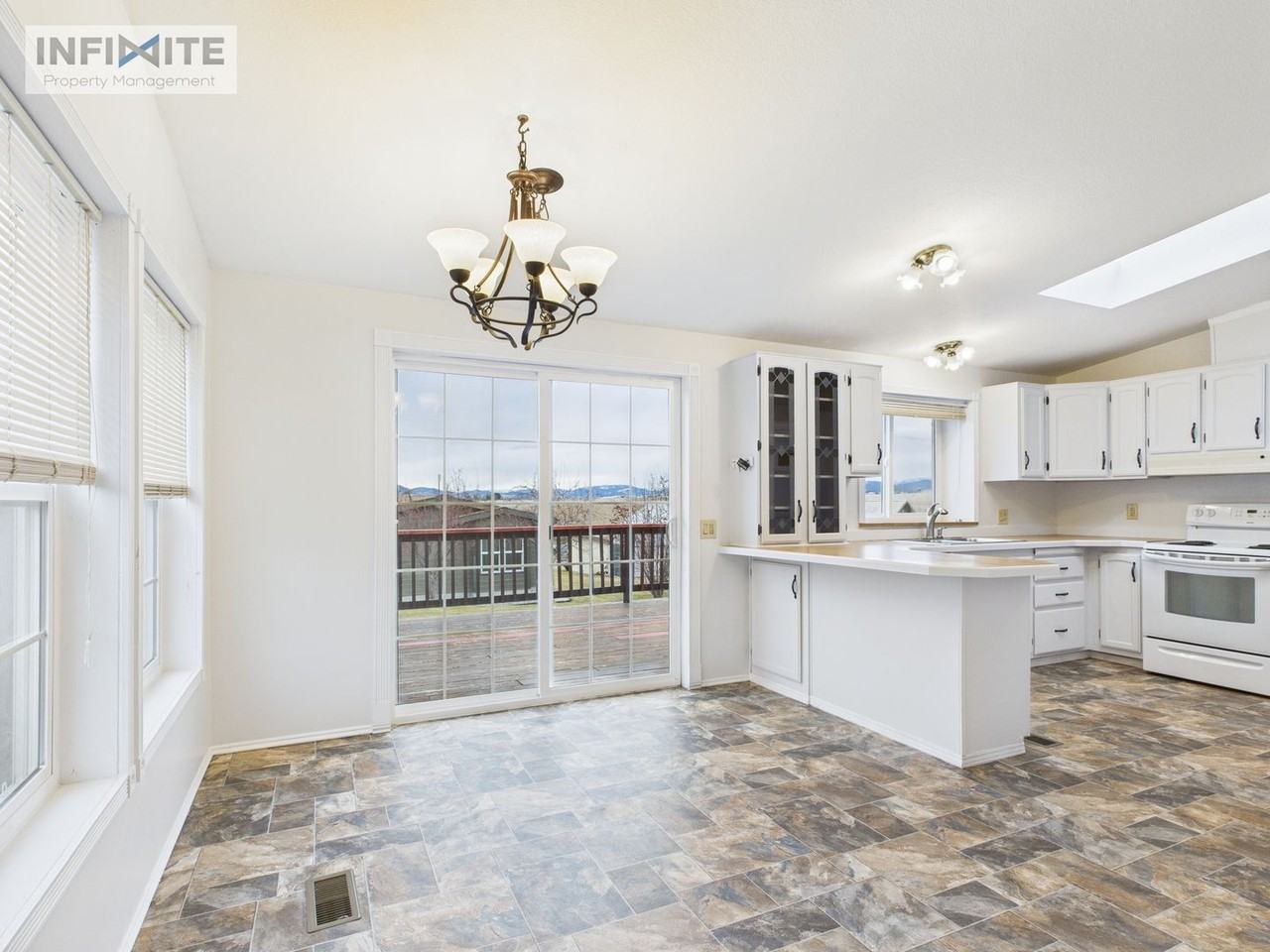 6090 Crestline Dr - Photo 5 of 16