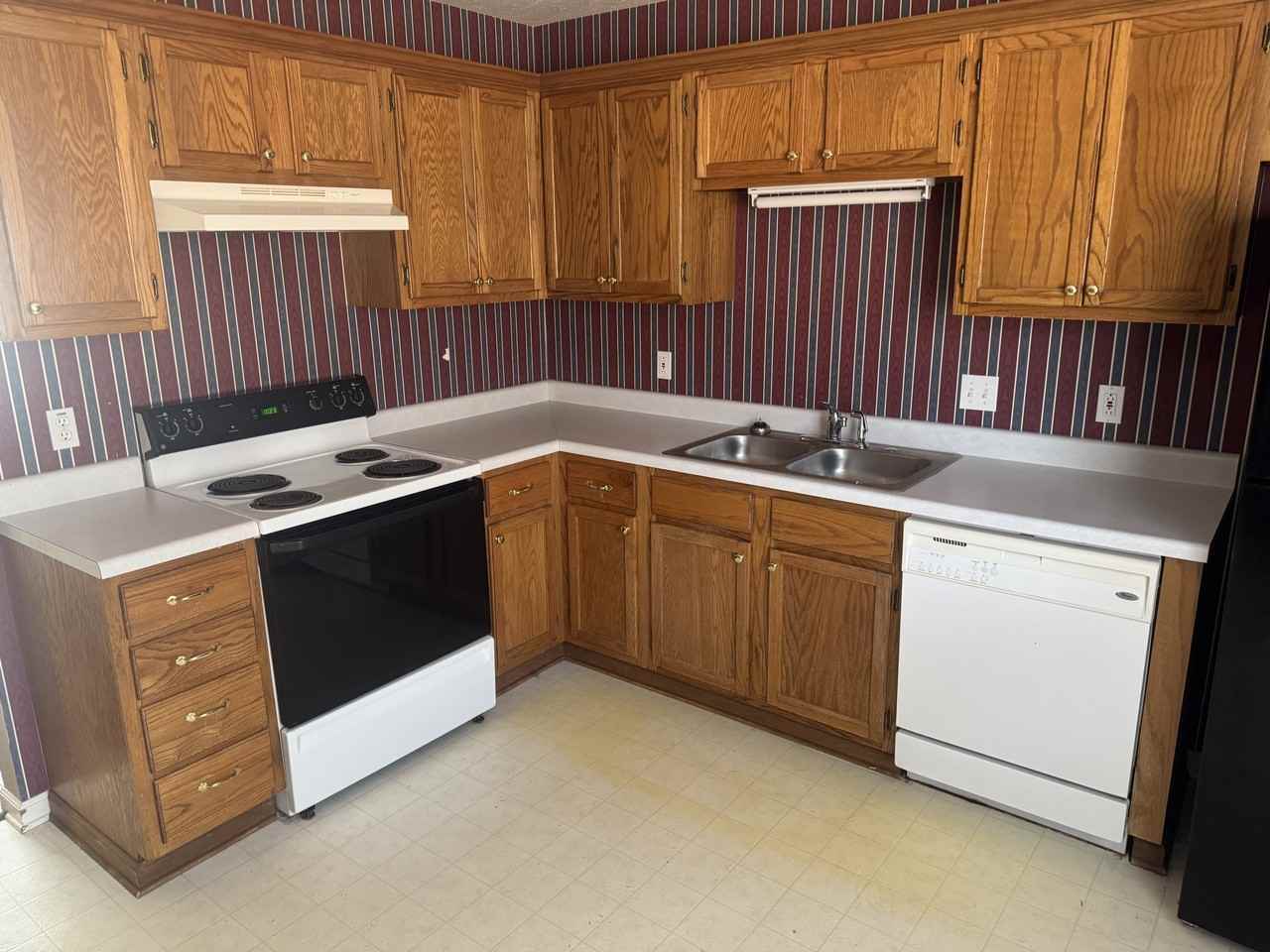 3915 Ledbetter Dr - Photo 6 of 11