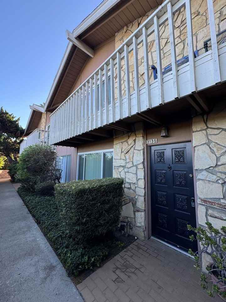 3135 Harbor Blvd - Photo 2 of 5