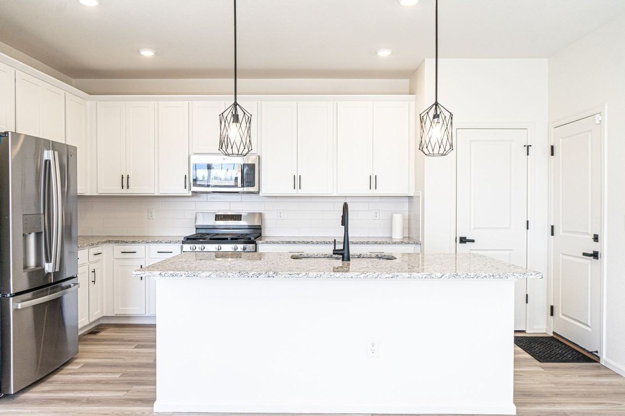 5210 Denali Blvd - Photo 4 of 29