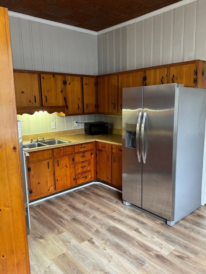 303 Sawyer St - Photo 3 of 15