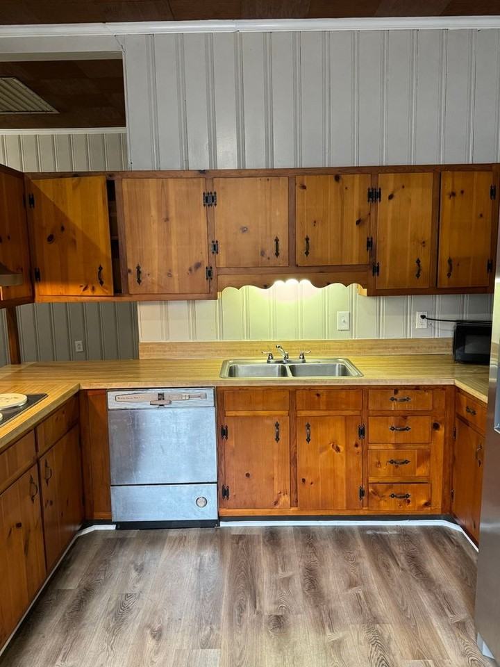 303 Sawyer St - Photo 4 of 15