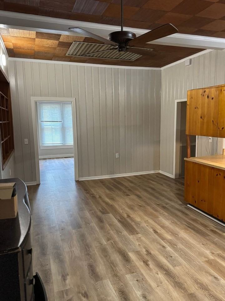 303 Sawyer St - Photo 5 of 15