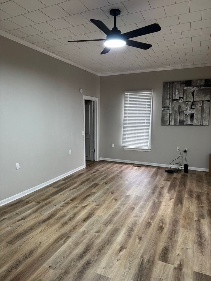 303 Sawyer St - Photo 6 of 15