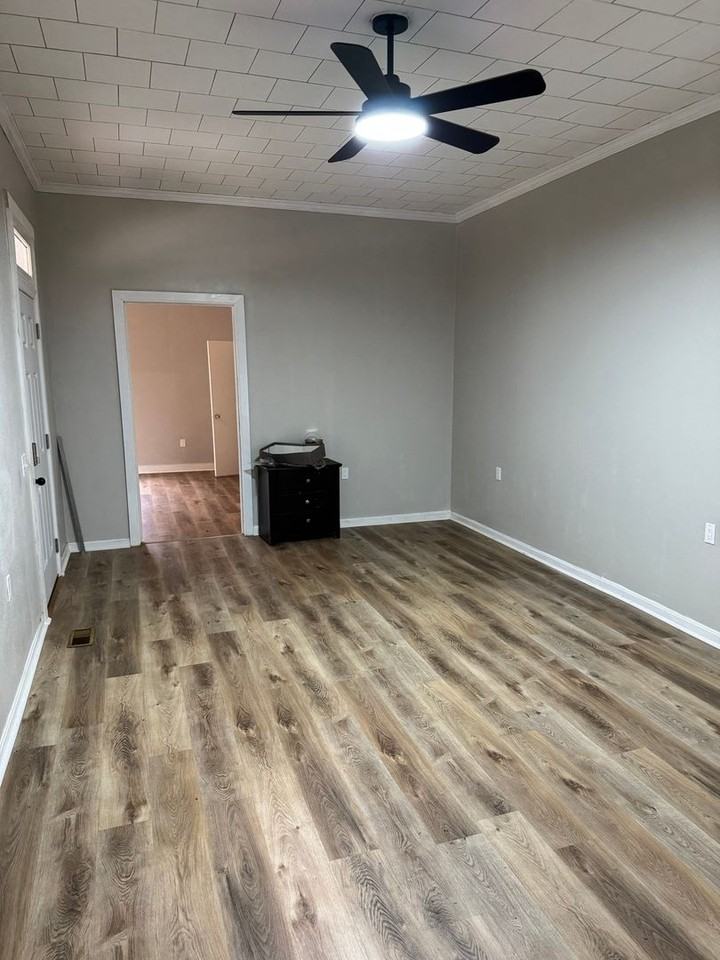 303 Sawyer St - Photo 7 of 15