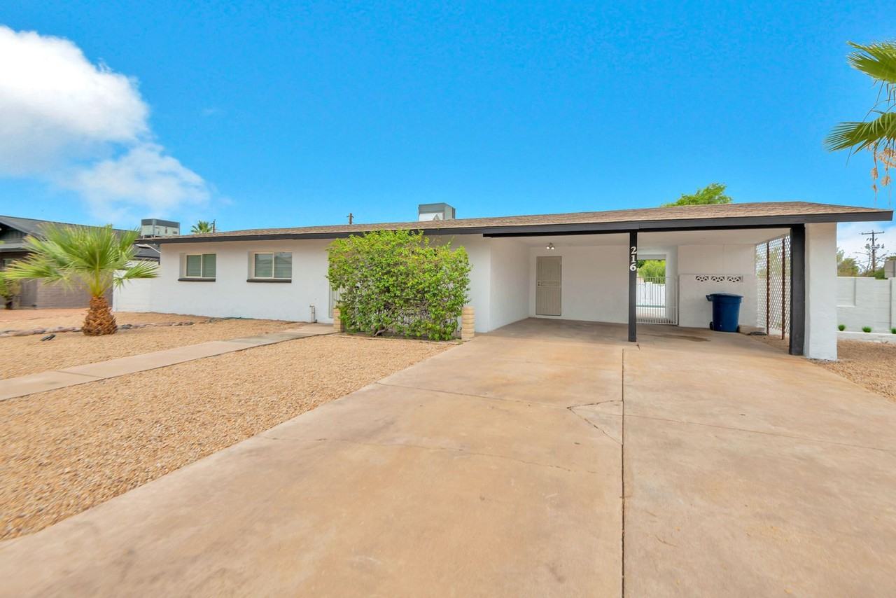 216 E Riviera Dr - Photo 4 of 28