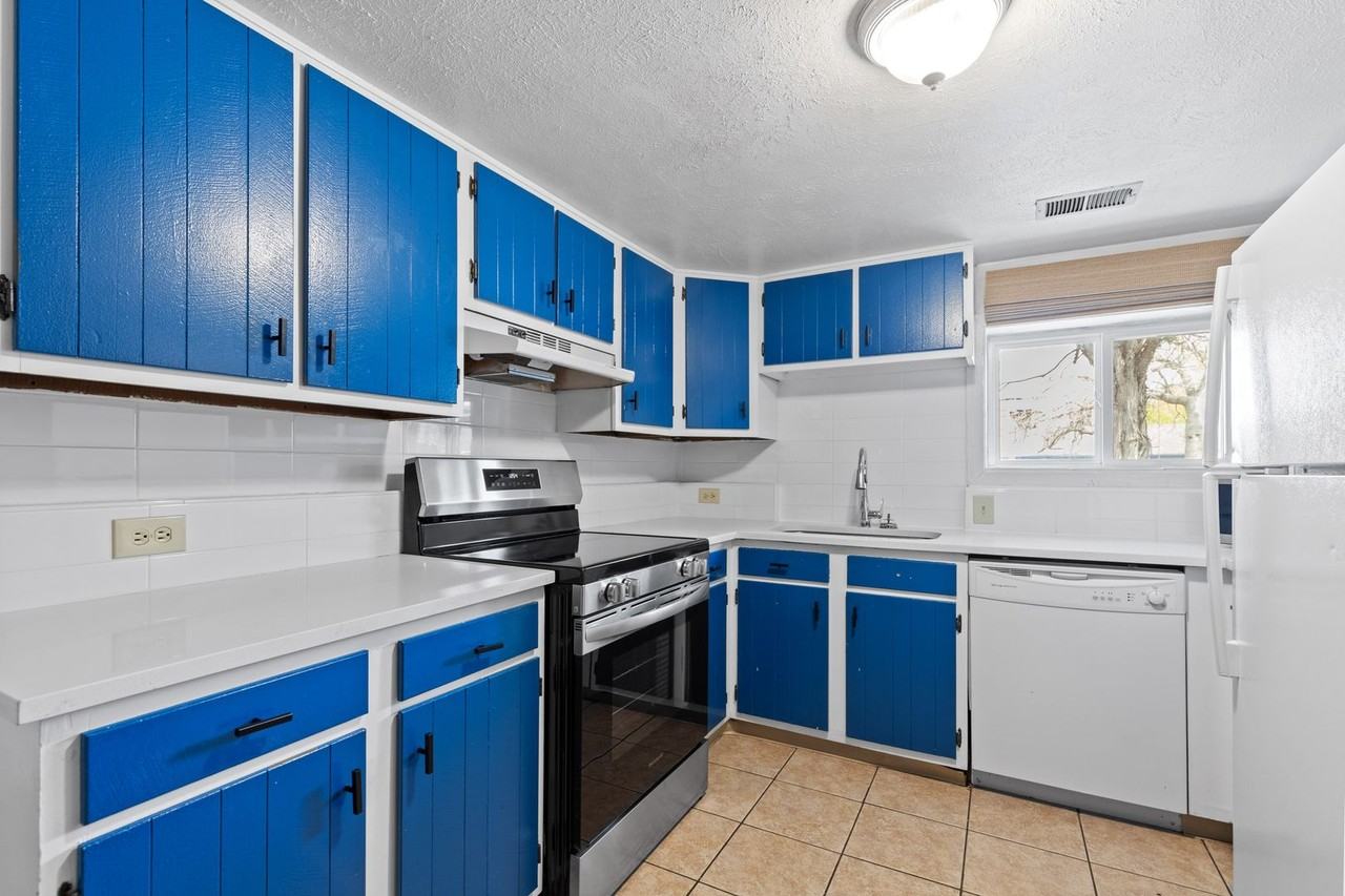 840 North St. - Photo 7 of 47