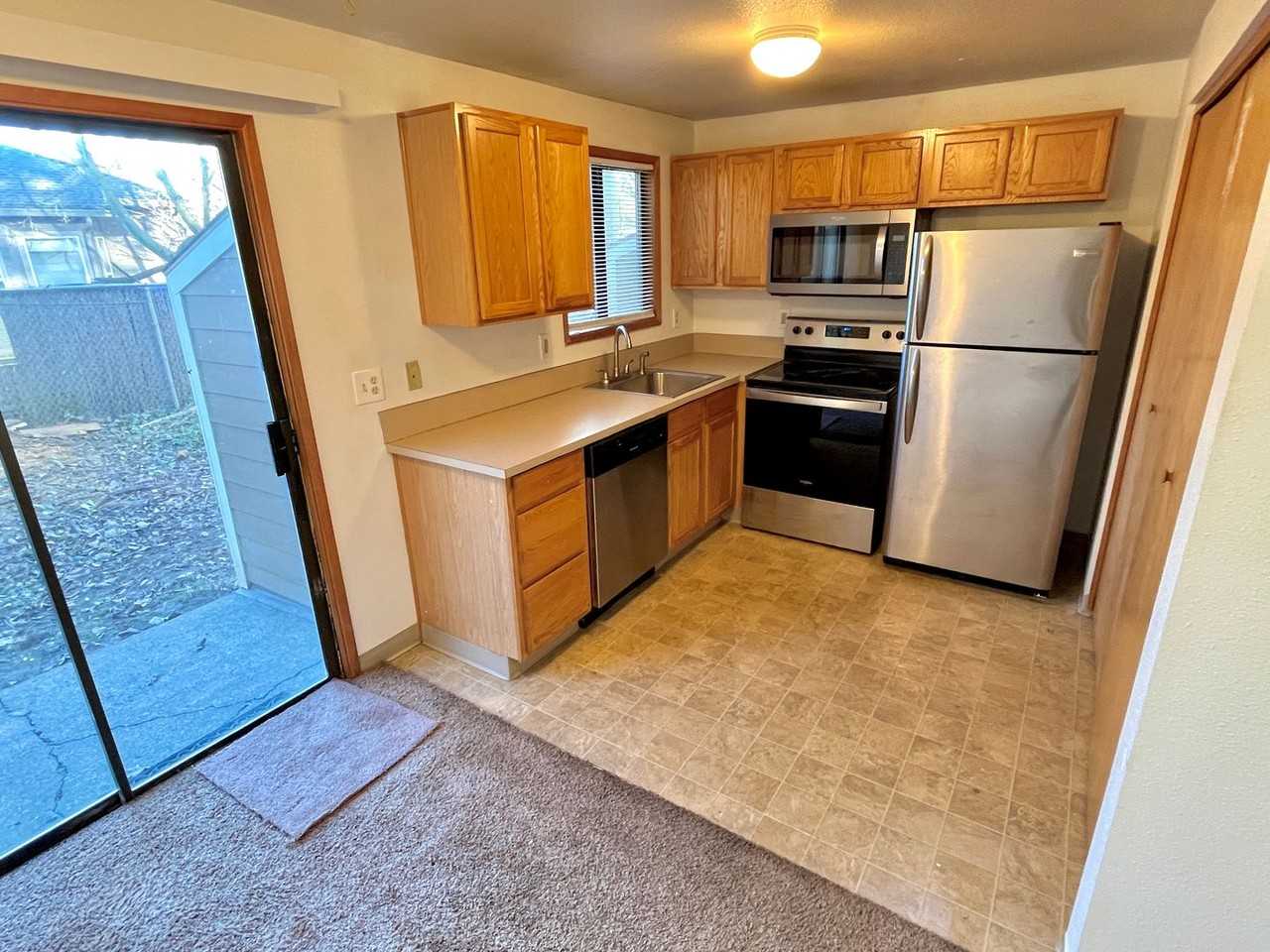 5153 Ne Killingsworth St - Photo 6 of 13