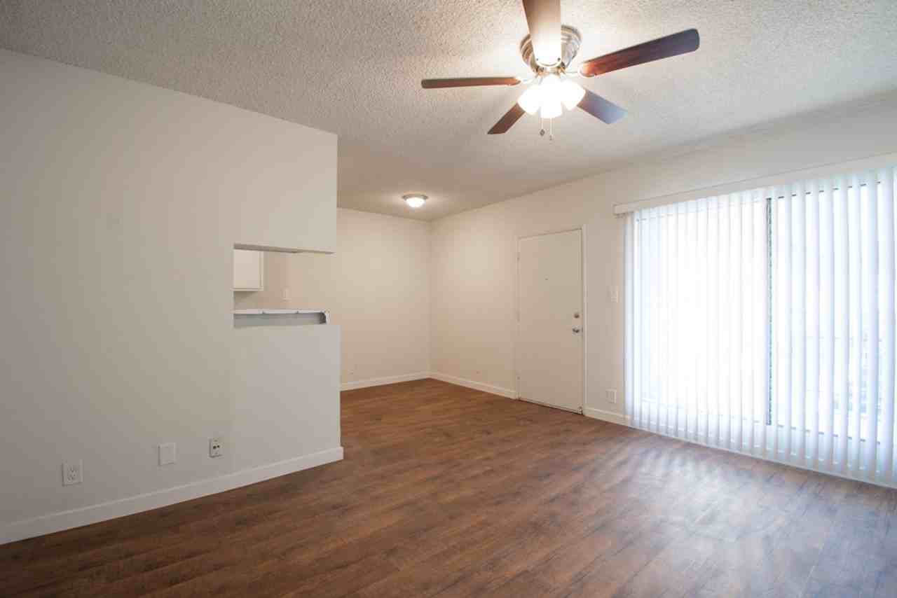 10121 Tabor St - Photo 2 of 23