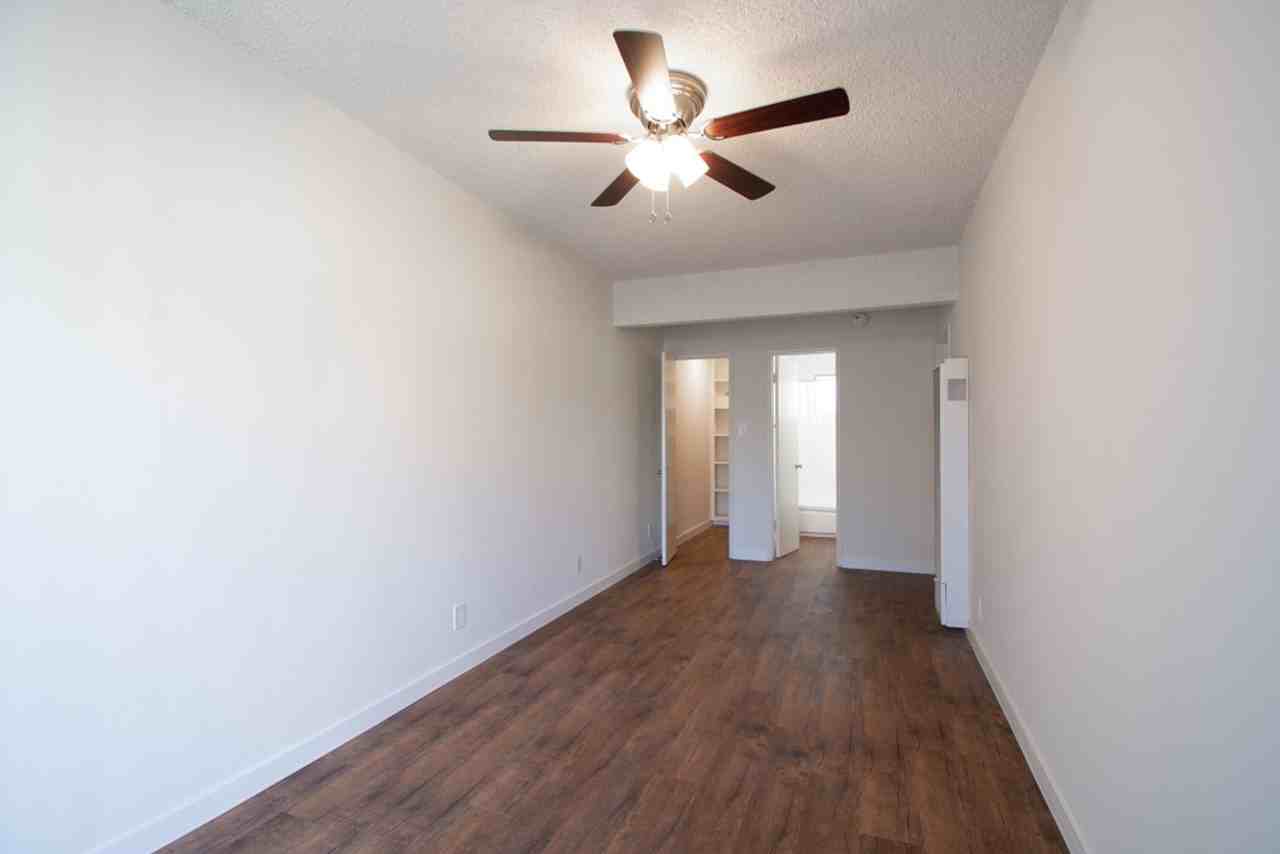 10121 Tabor St - Photo 4 of 23