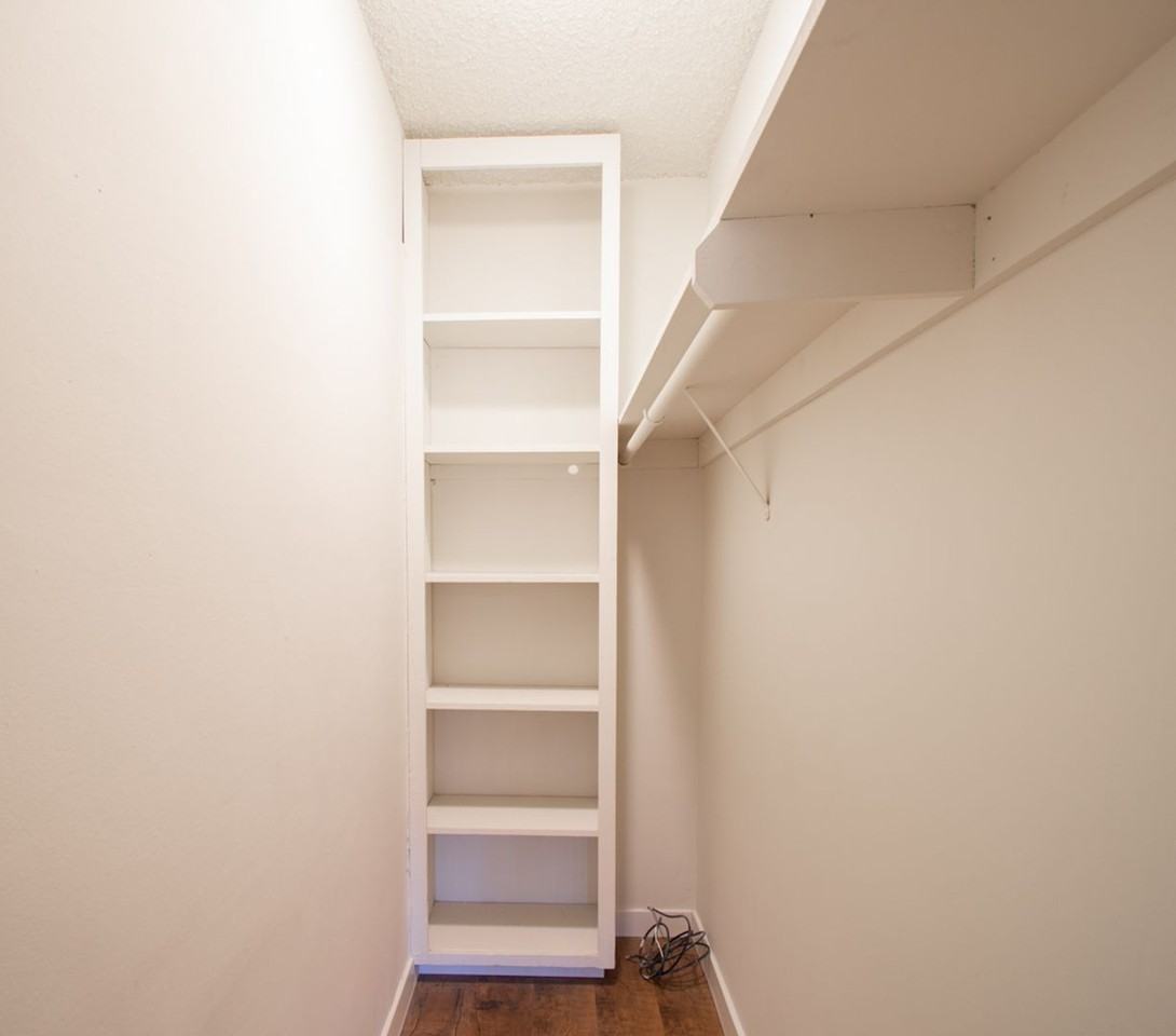 10121 Tabor St - Photo 5 of 23