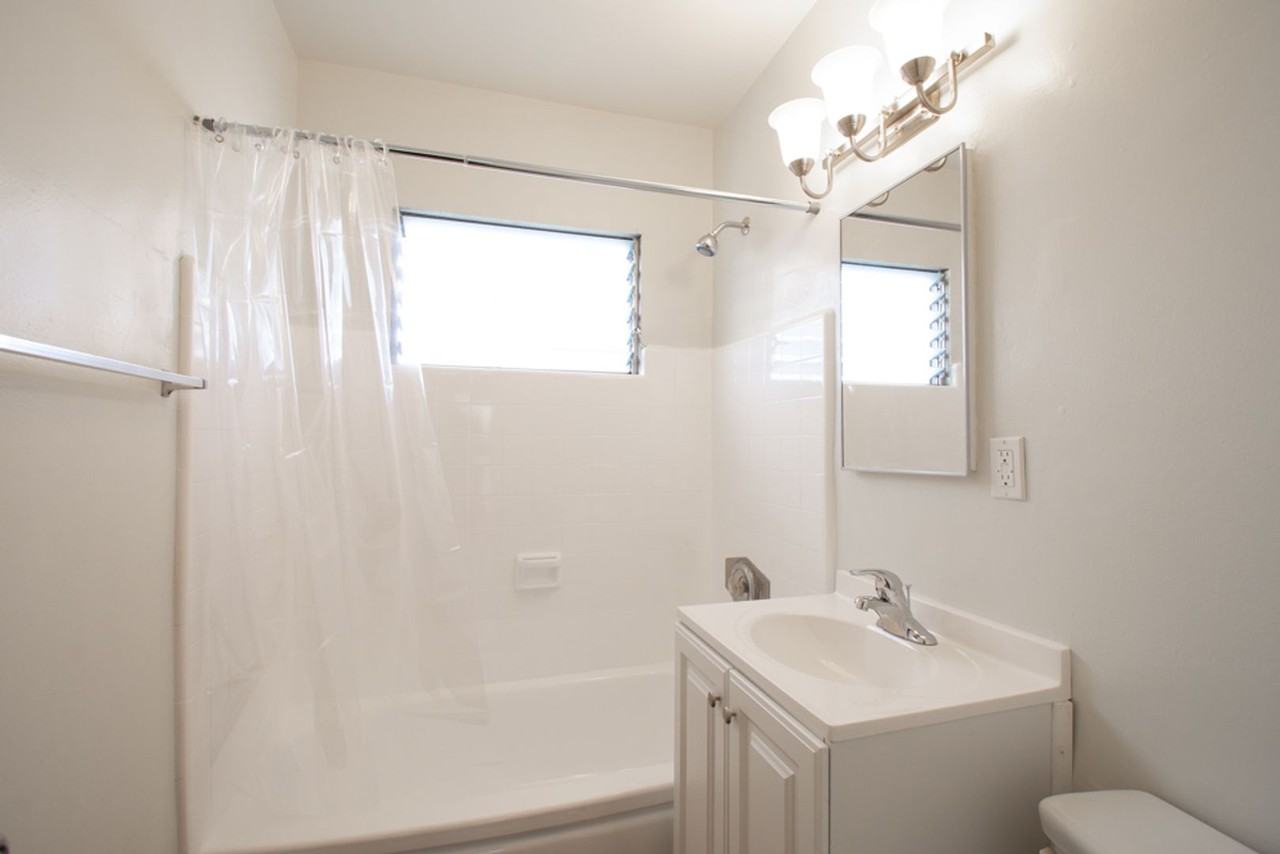 10121 Tabor St - Photo 6 of 23