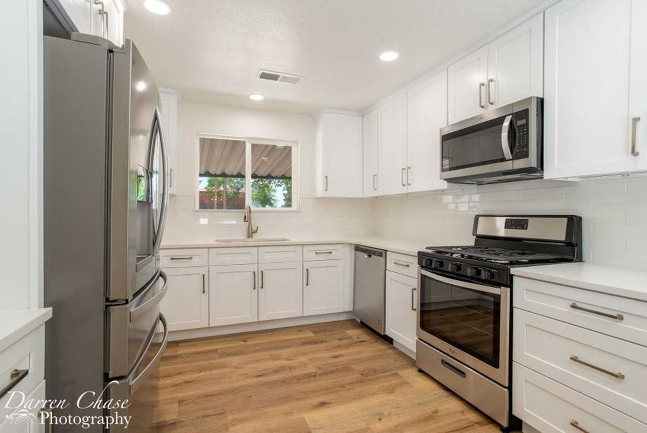 328 E Bulloch St - Photo 7 of 35