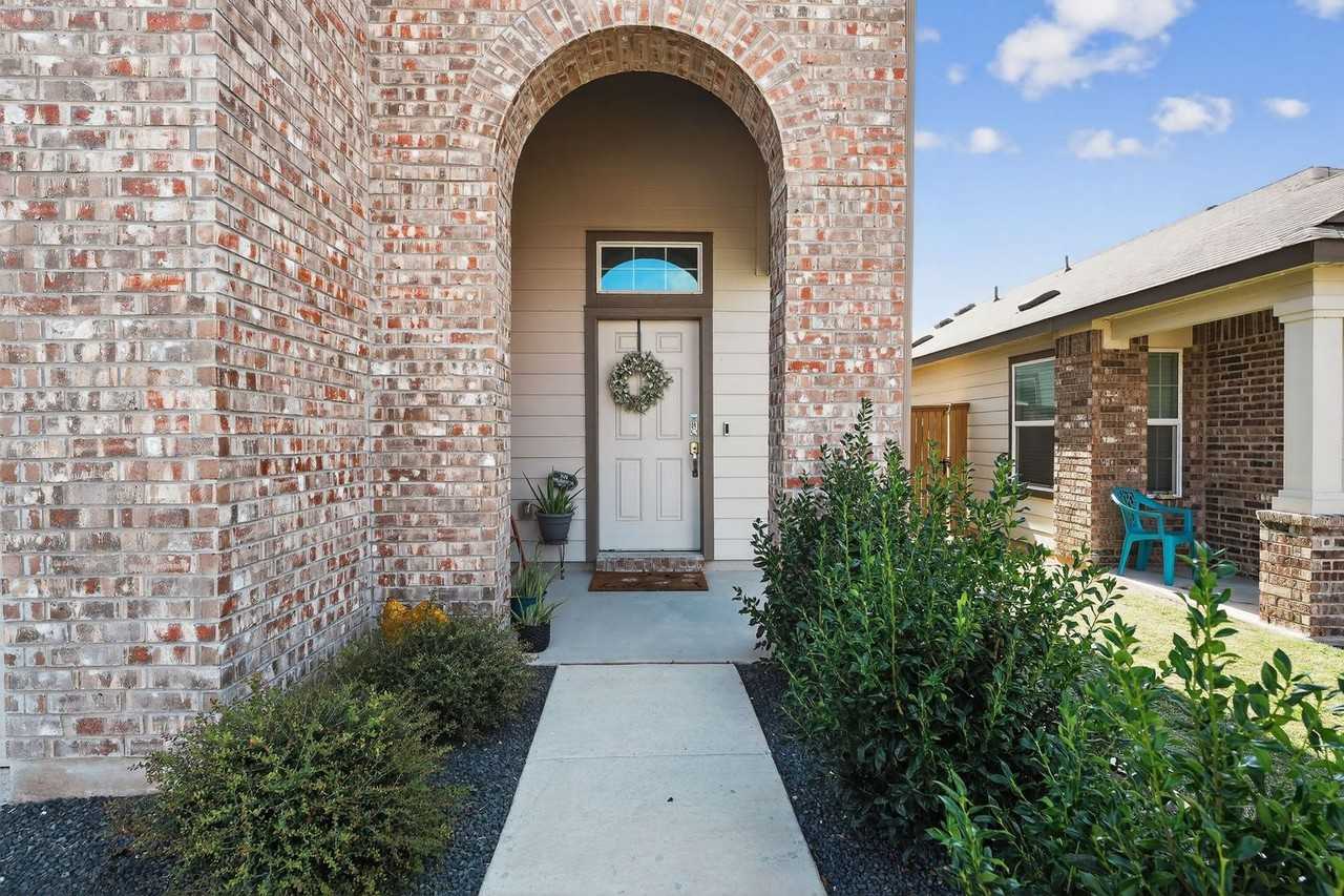 141 Rowdy Yates Way - Photo 3 of 30