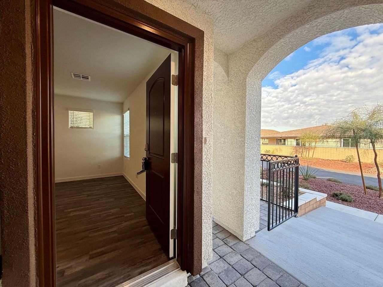 Golden Bay Ct - Photo 6 of 50