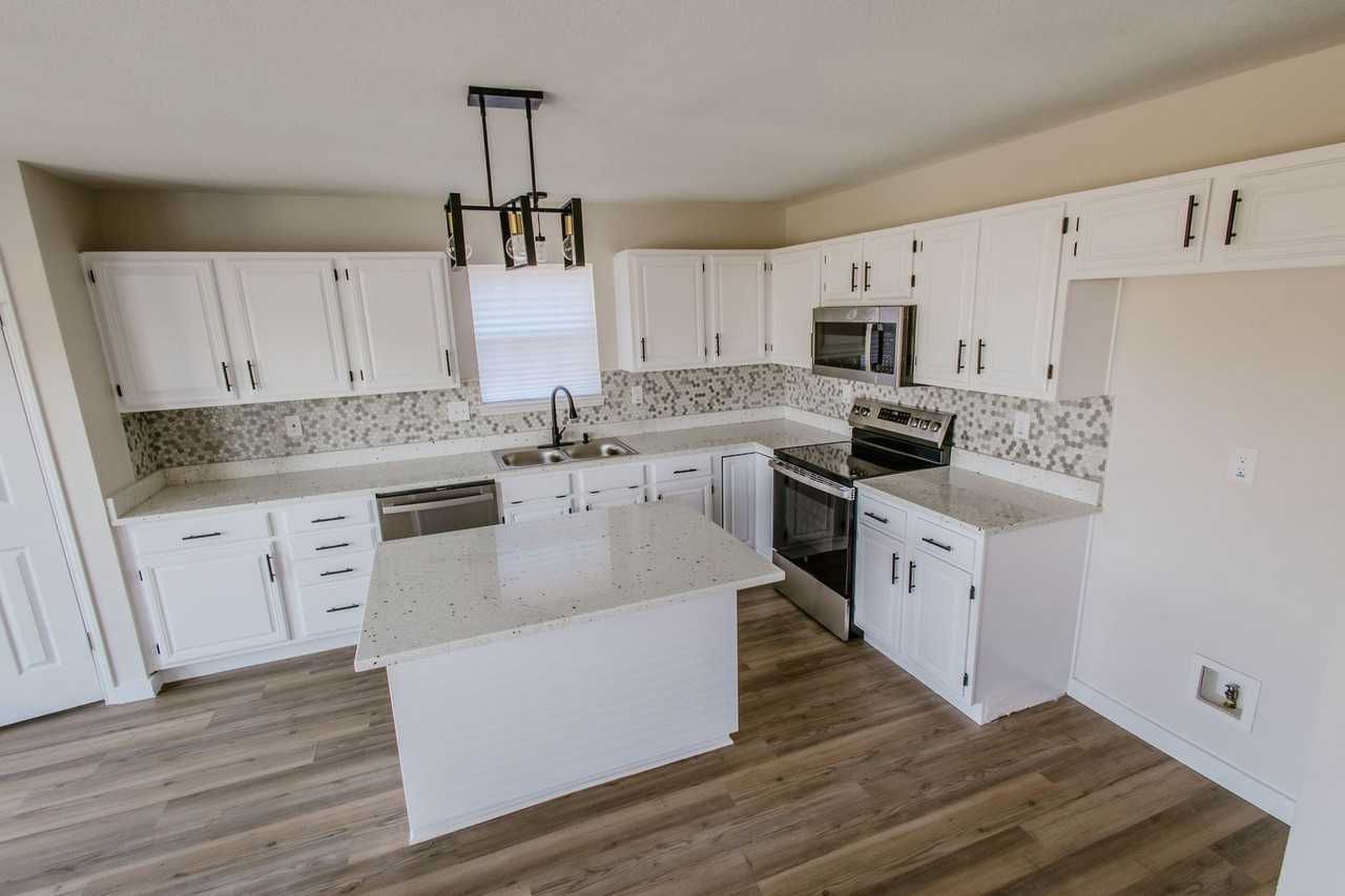 5114 Creek Valley Dr - Photo 4 of 26