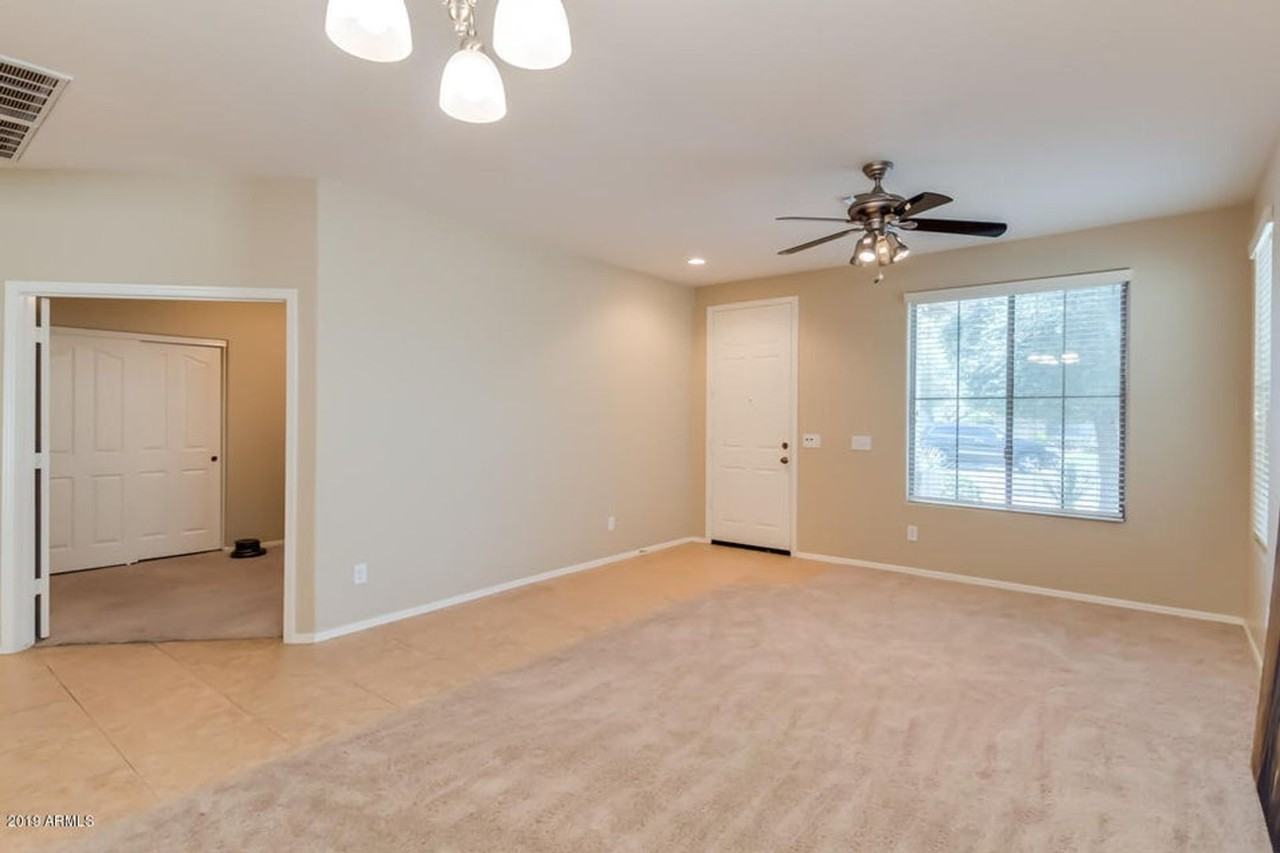 16528 W Sherman St - Photo 5 of 31