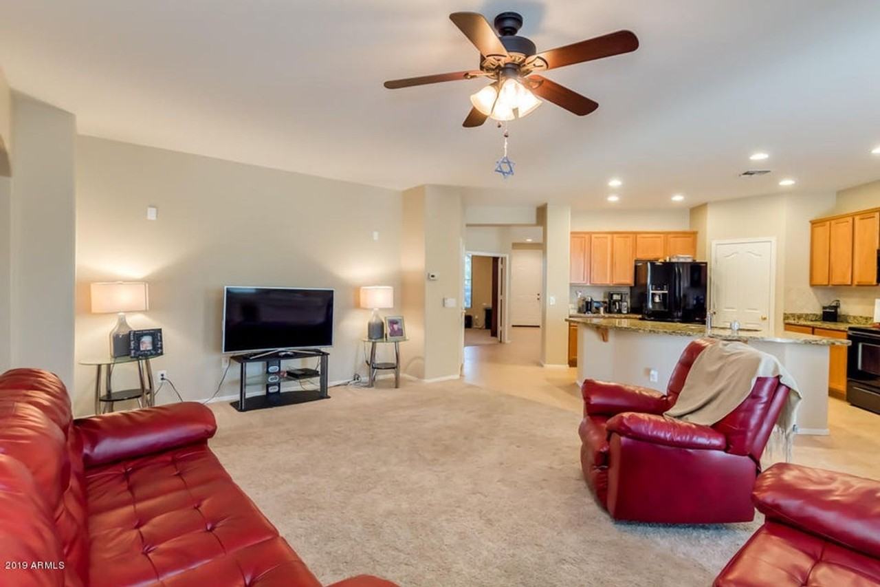 16528 W Sherman St - Photo 6 of 31