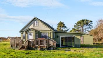 featured image of 2614 Broadway St