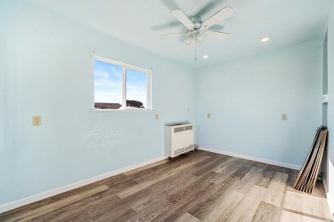 2614 Broadway St - Photo 5 of 12