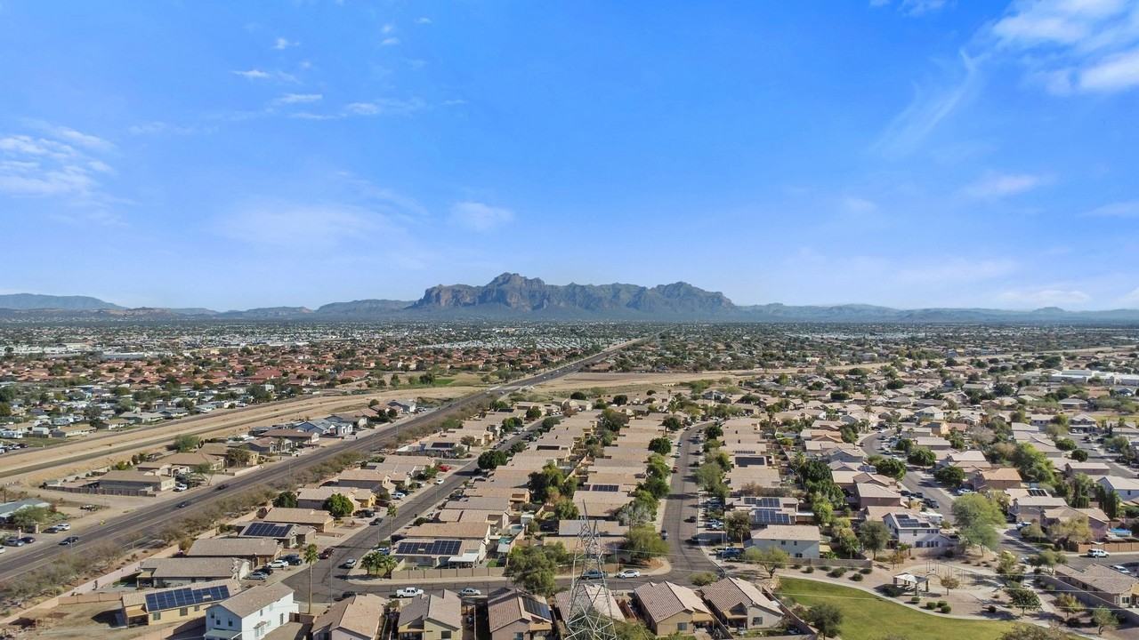 10054 E Crescent Ave - Photo 4 of 22