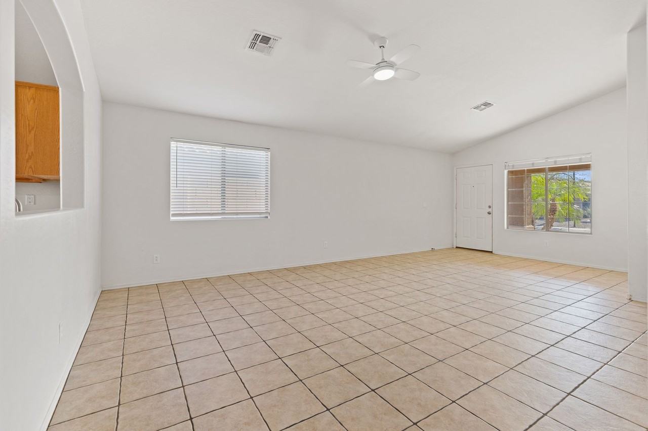 10054 E Crescent Ave - Photo 6 of 22