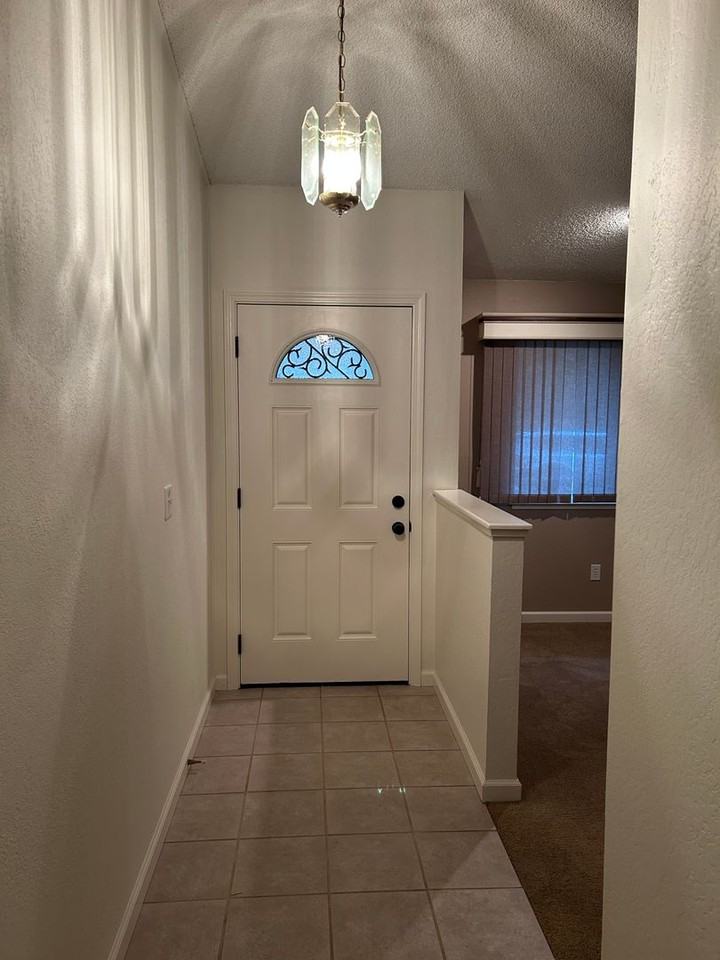 2319 Wyoming Ave - Photo 3 of 23