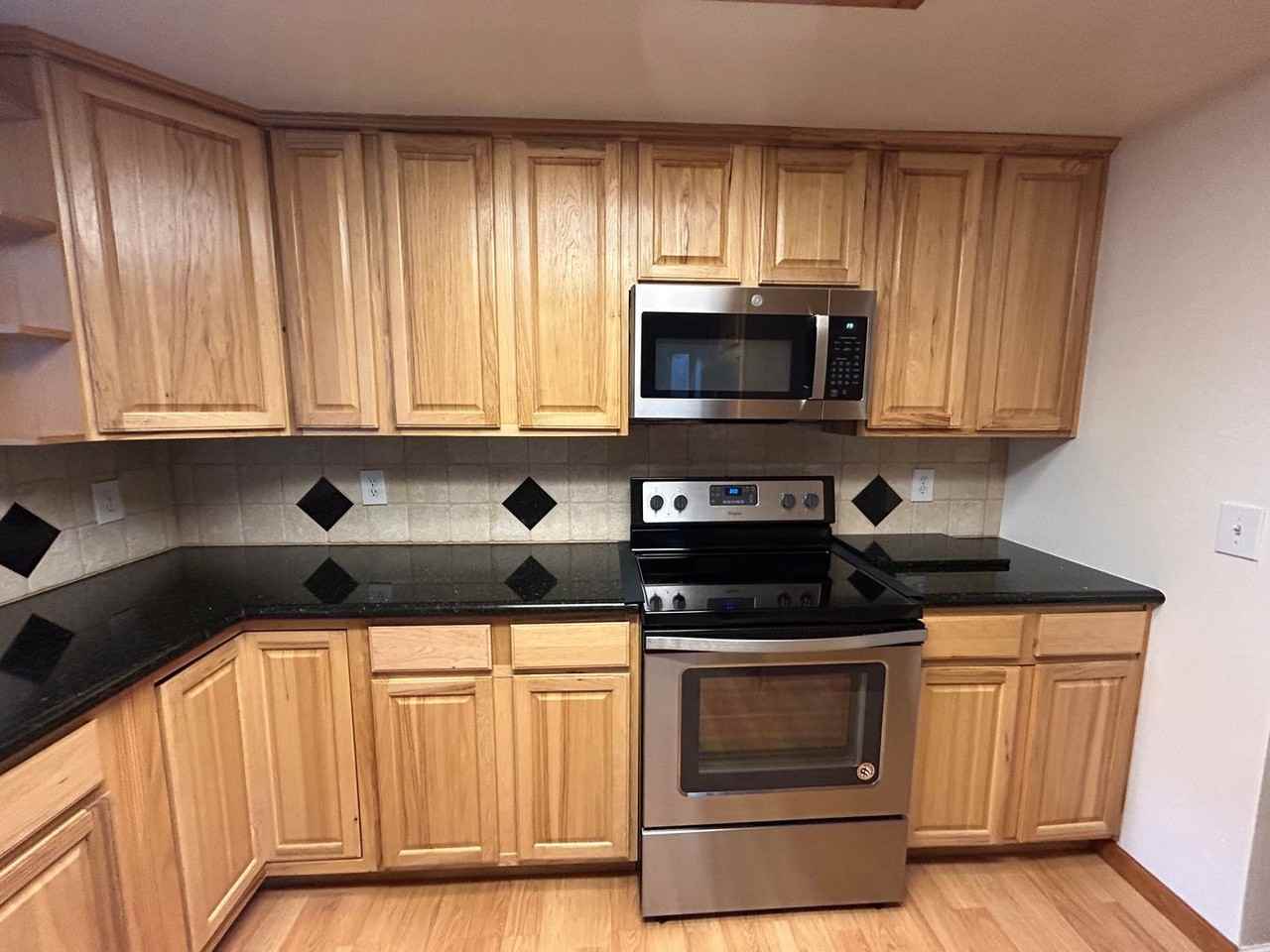 2319 Wyoming Ave - Photo 5 of 23