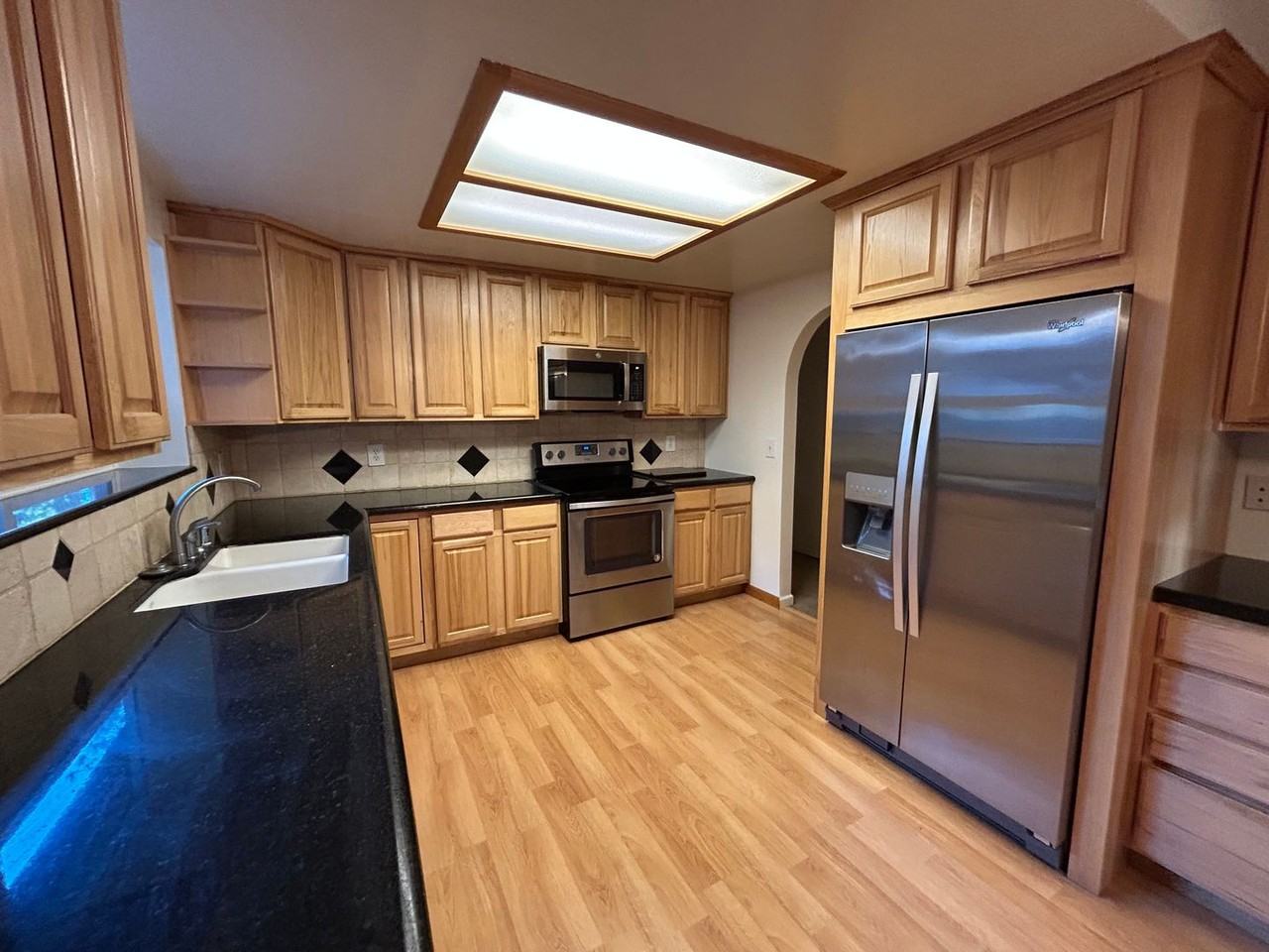 2319 Wyoming Ave - Photo 6 of 23