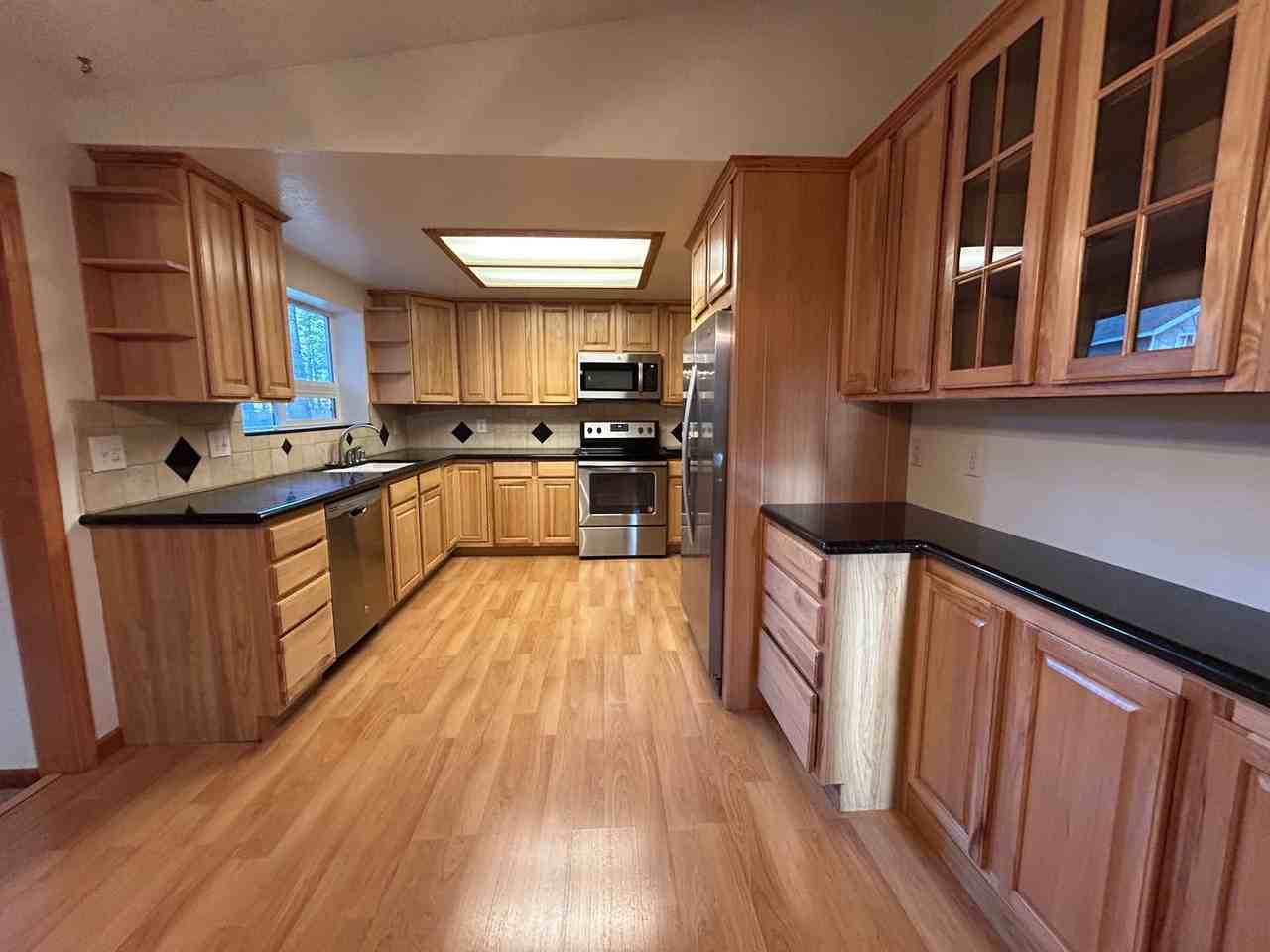 2319 Wyoming Ave - Photo 7 of 23