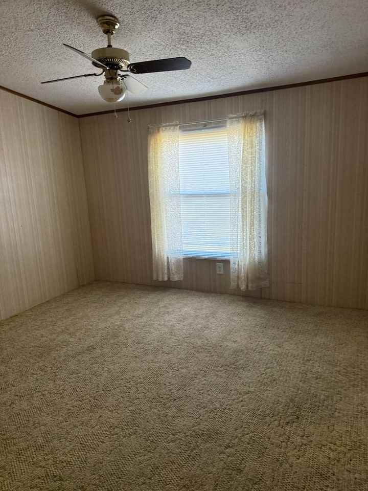 211 S Walker Ave - Photo 3 of 14