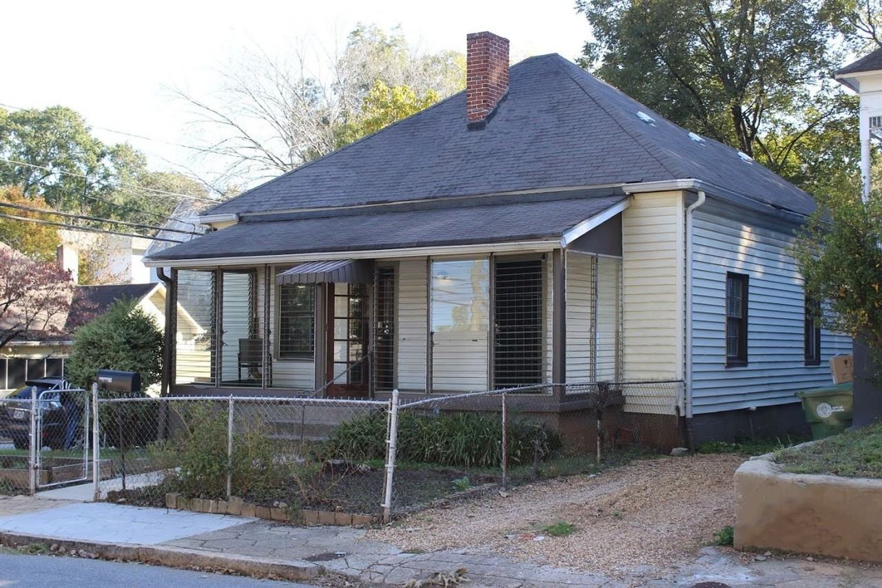 1075 Manigault St Se - Photo 2 of 29