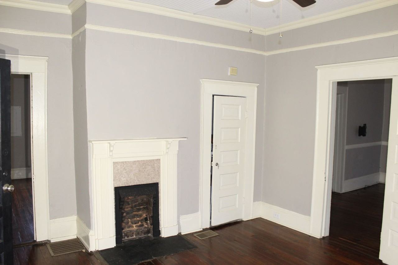 1075 Manigault St Se - Photo 4 of 29