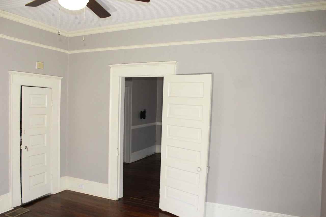 1075 Manigault St Se - Photo 7 of 29