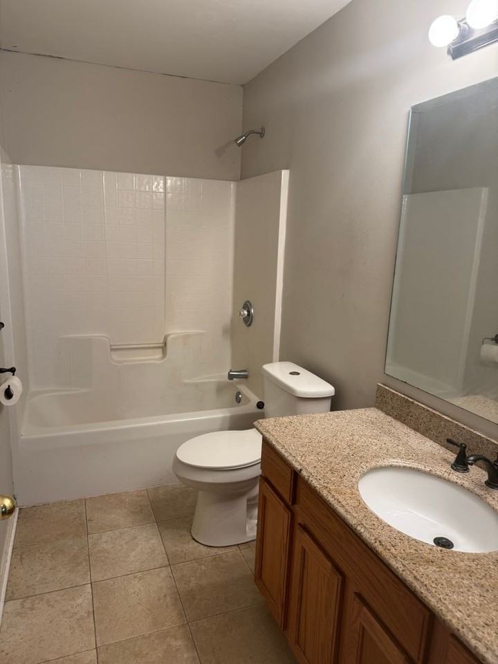 112 Stockbridge Dr - Photo 6 of 19