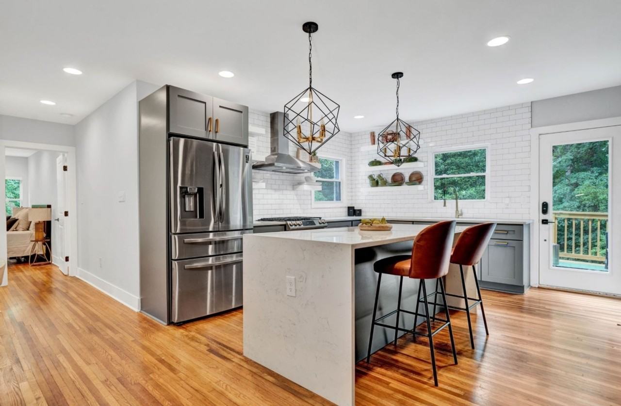 1571 Boulevard Lorraine Sw - Photo 3 of 43