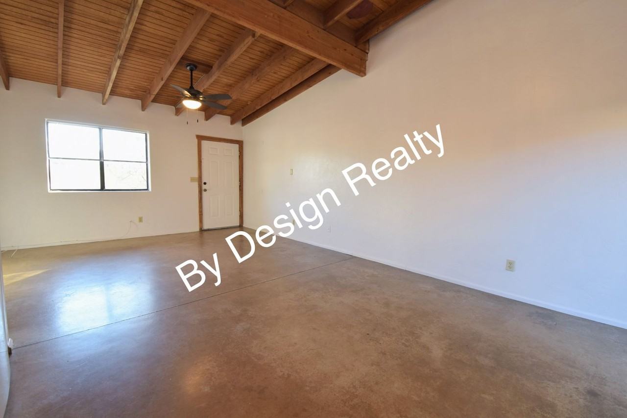 2819 N Flanwill Blvd - Photo 2 of 19