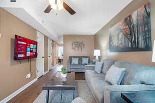 284 Raleigh Dr - Photo 1 of 1