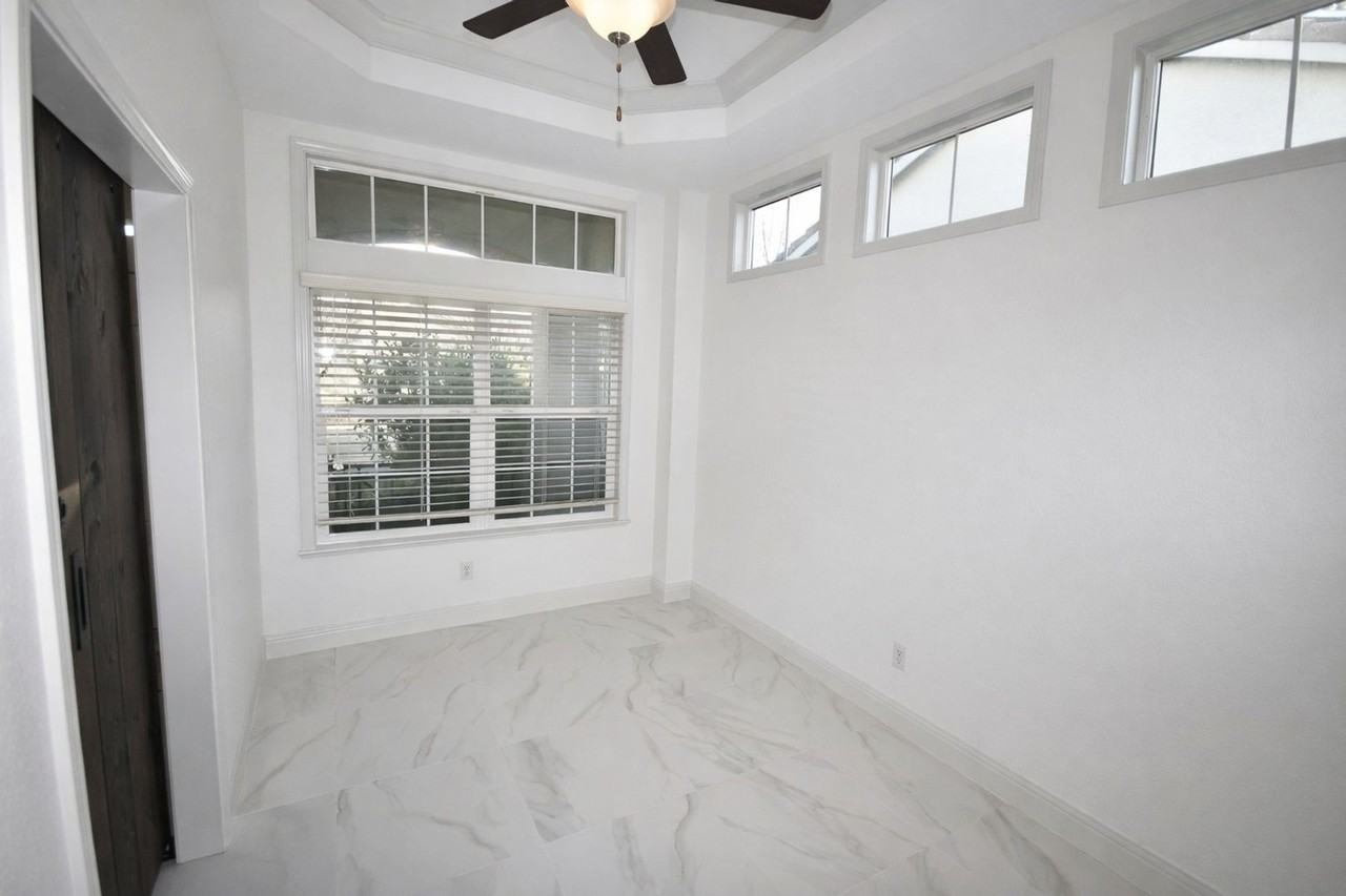 2932 Cameron Dr - Photo 3 of 16