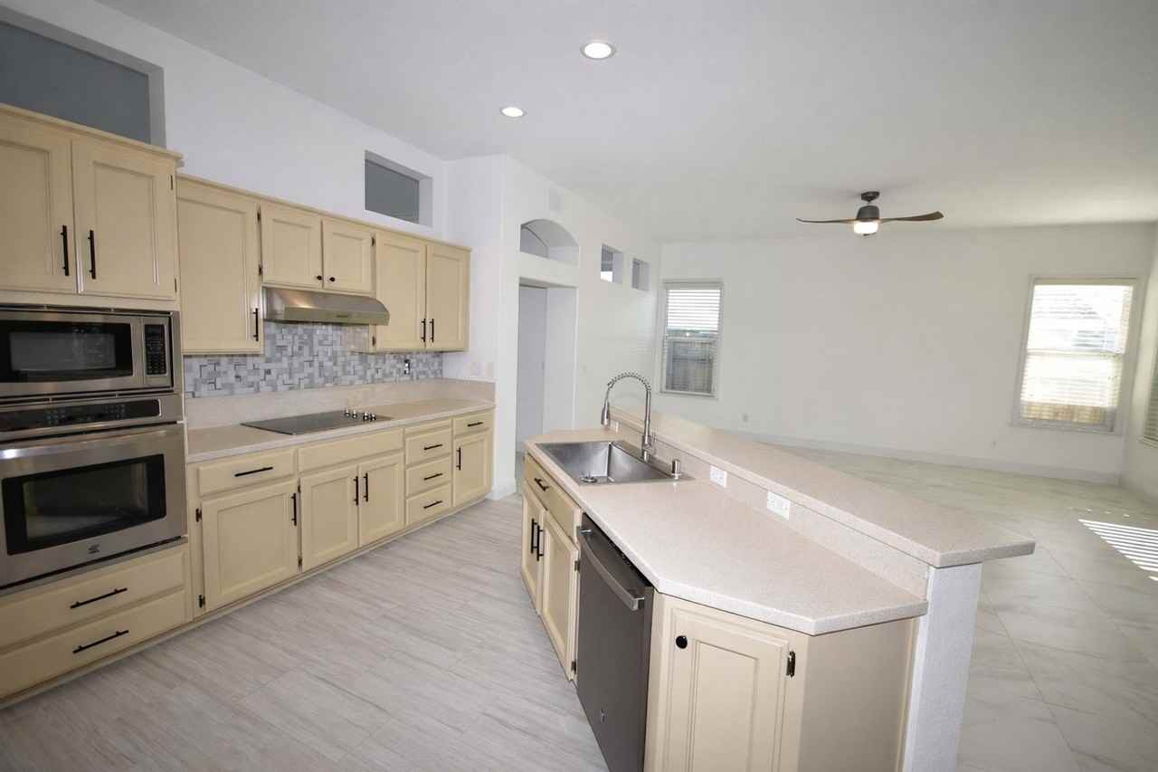 2932 Cameron Dr - Photo 6 of 16