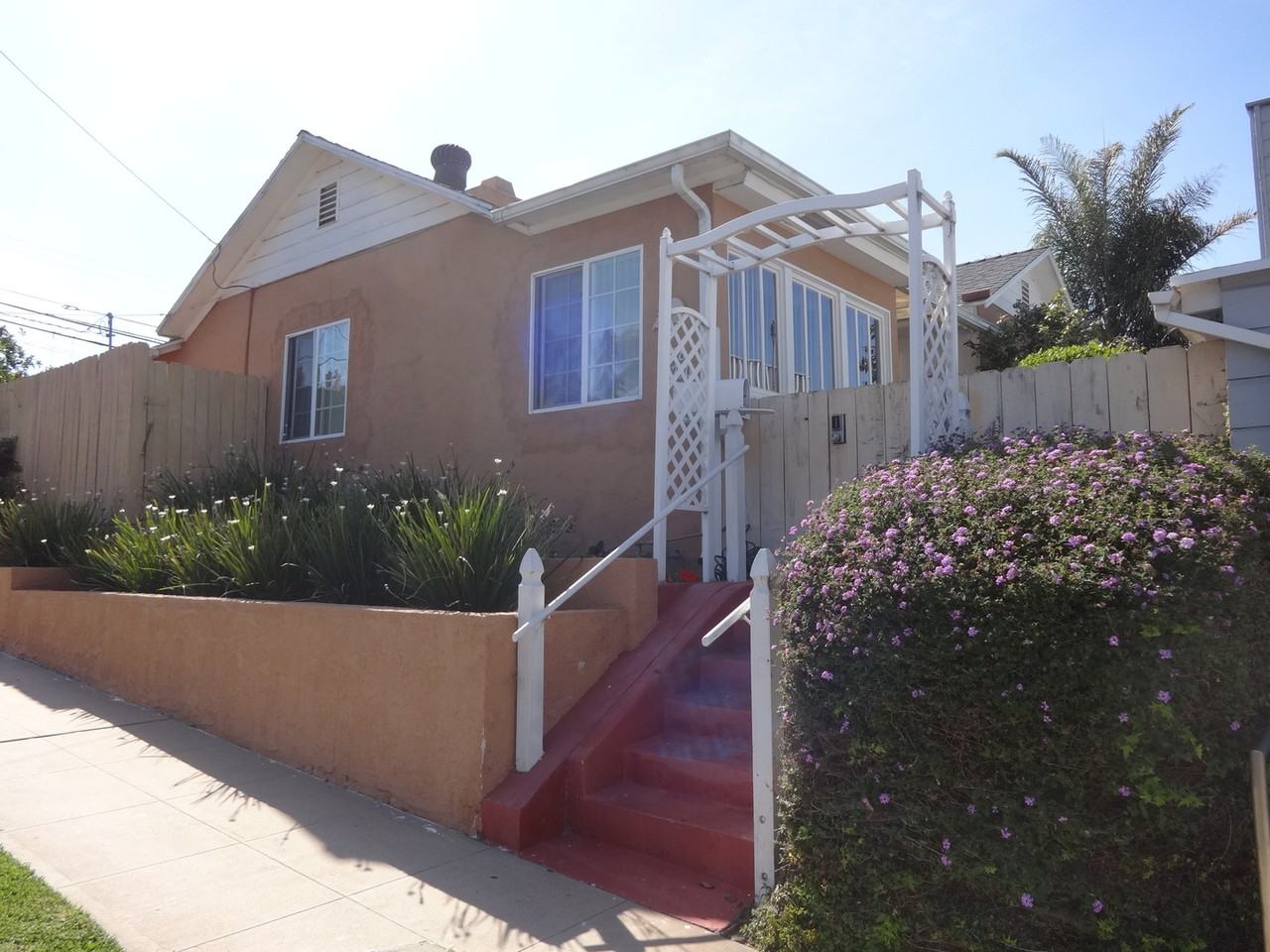 1730 Ebers St - Photo 2 of 22