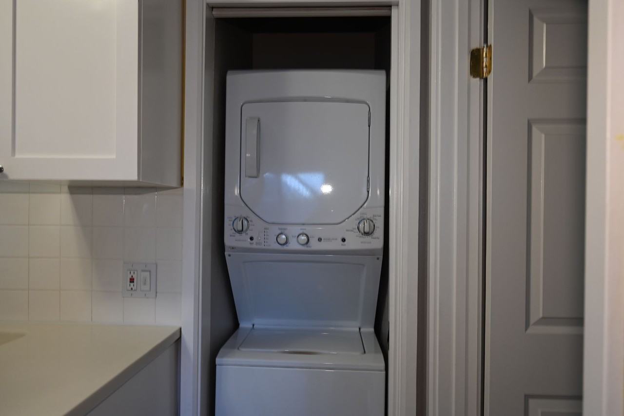 1730 Ebers St - Photo 3 of 22