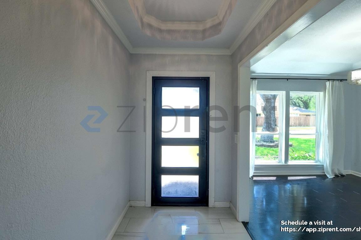 1409 Creekside Dr - Photo 3 of 29