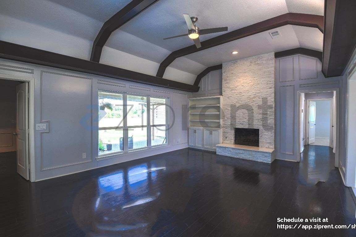 1409 Creekside Dr - Photo 4 of 29