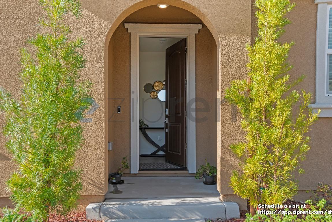 1804 French Way - Photo 2 of 41