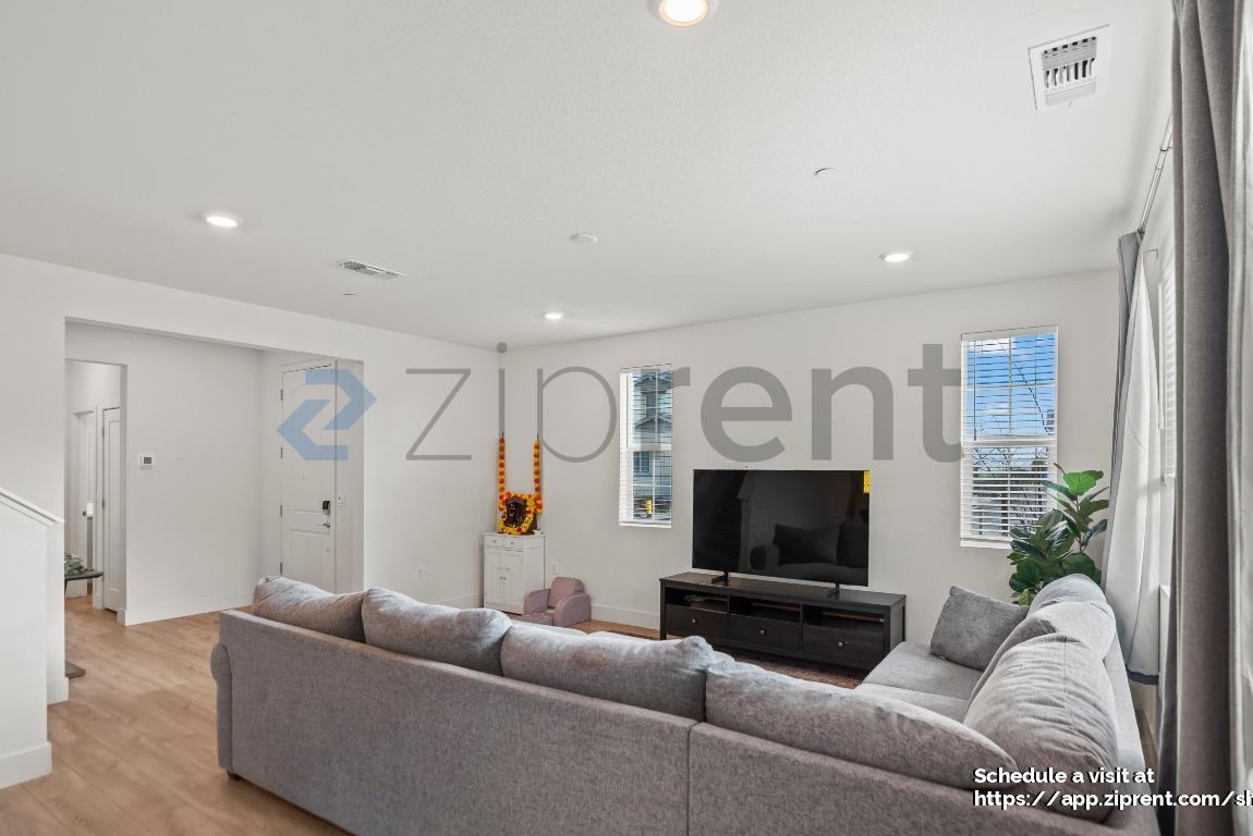 1804 French Way - Photo 7 of 41