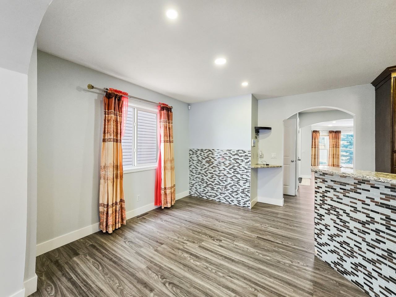 256 Saddlecrest Boulevard NE, Calgary - Photo 7 of 34