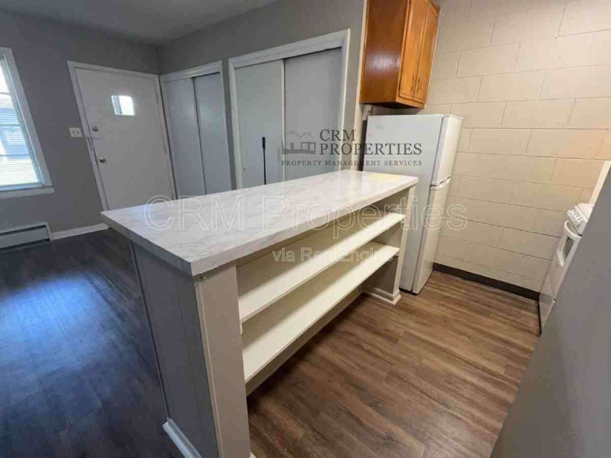 6134 Hillside Ave #8 - Photo 5 of 10